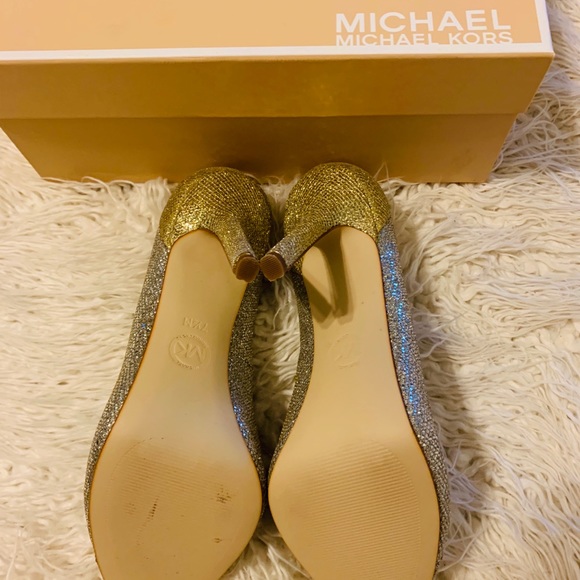 MICHAEL Kors SINCLAIR Pump - Picture 2 of 2